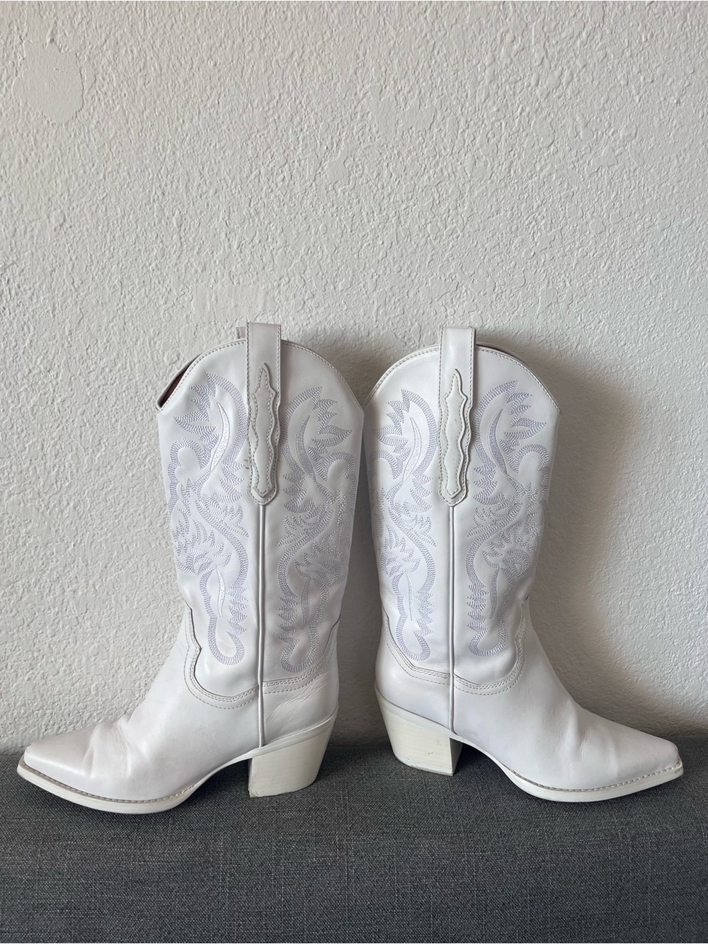 Jeffrey Campbell Dagget Embroidered Cowboy Boot White Block Heel 6.5